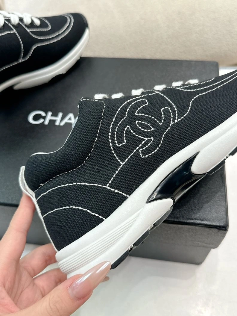 Durable Chxnxl Sneakers 122246