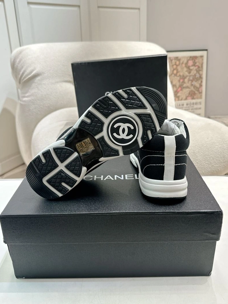 Durable Chxnxl Sneakers 122246