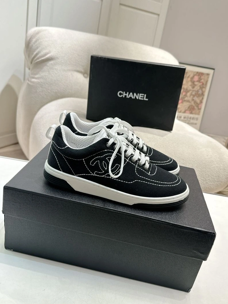 Vibrant Chxnxl Sneakers 122240