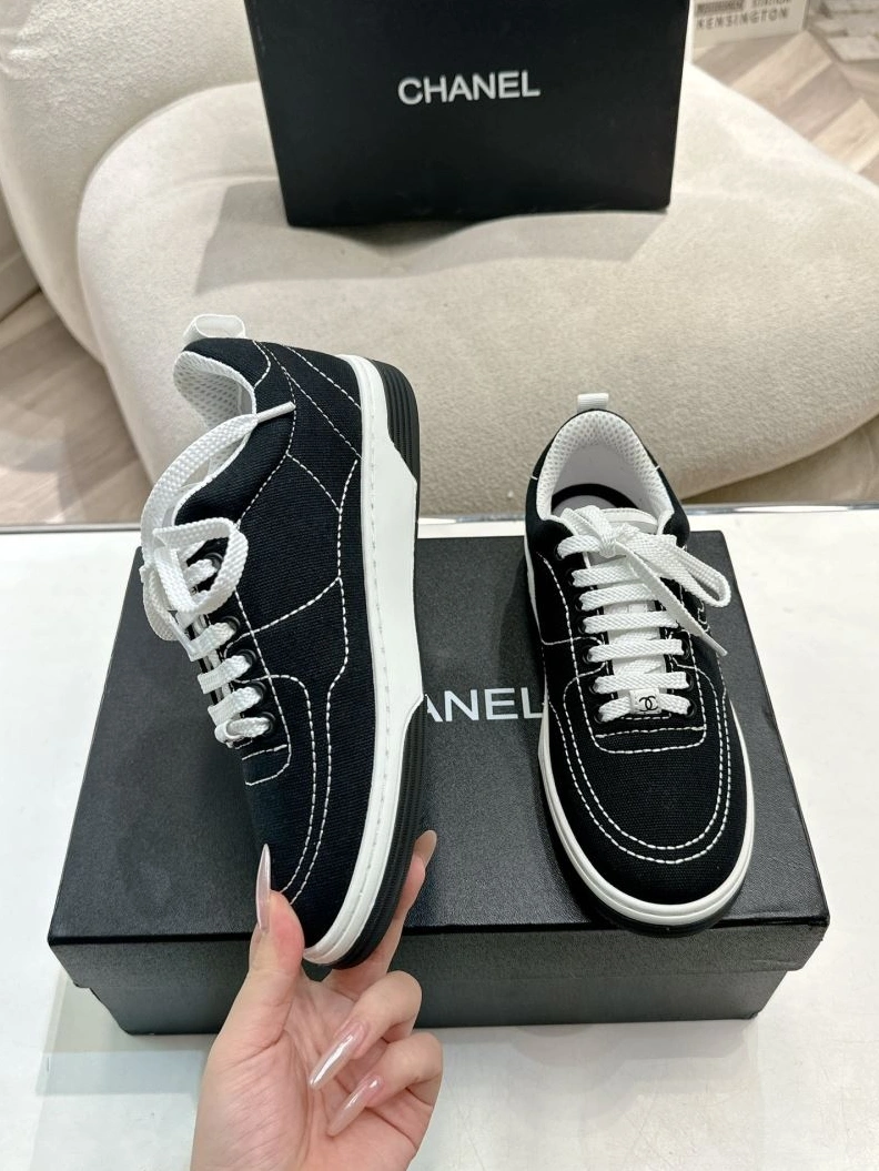 Vibrant Chxnxl Sneakers 122240