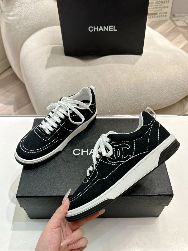Vibrant Chxnxl Sneakers 122240