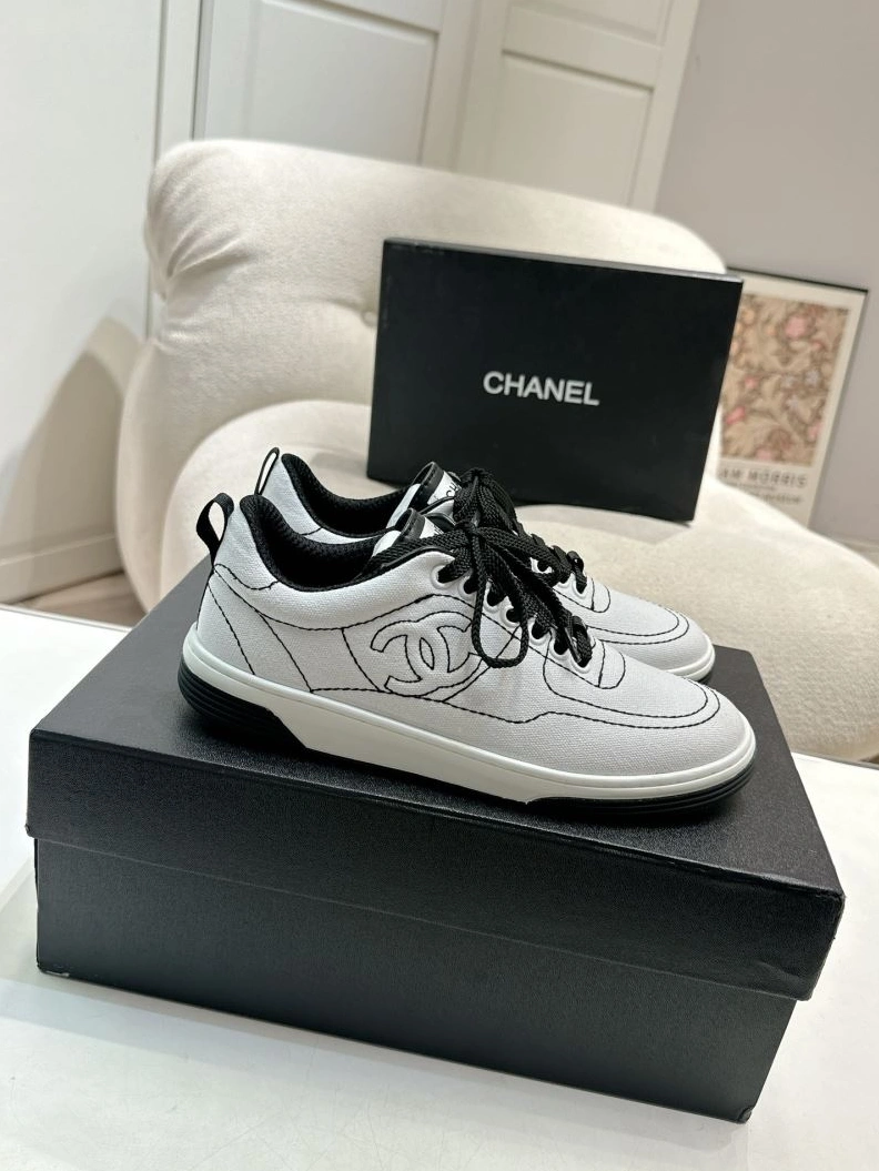 Minimalist Chxnxl Sneakers 122242