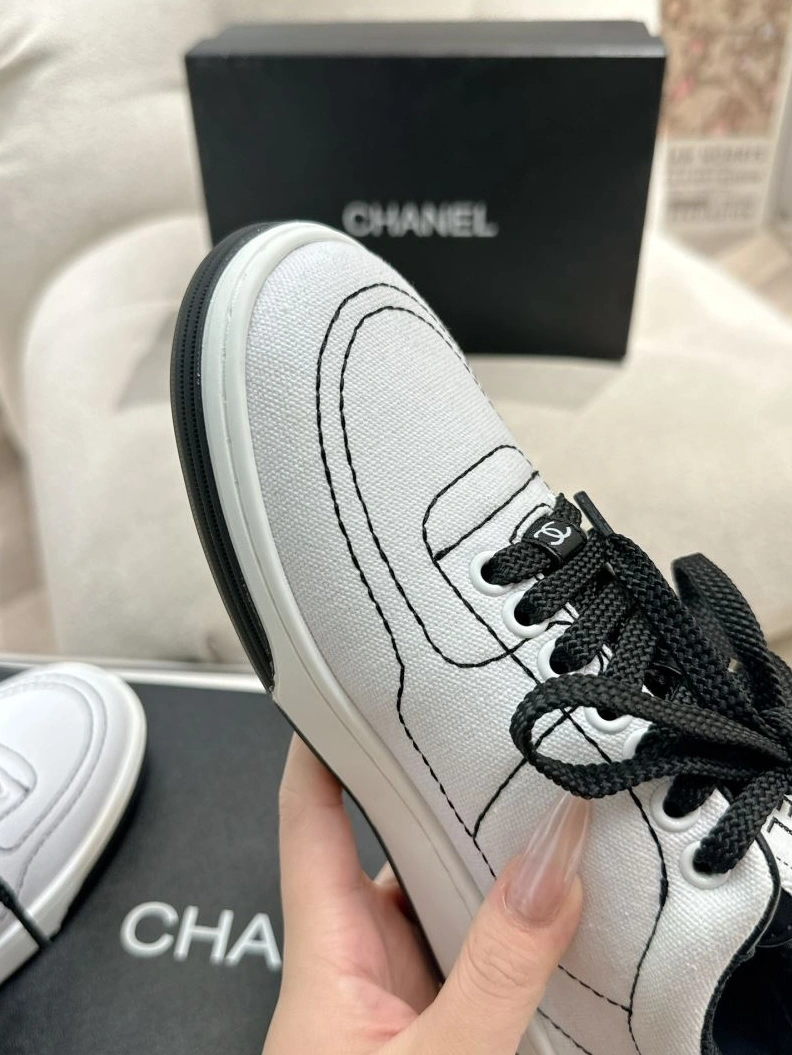 Minimalist Chxnxl Sneakers 122242
