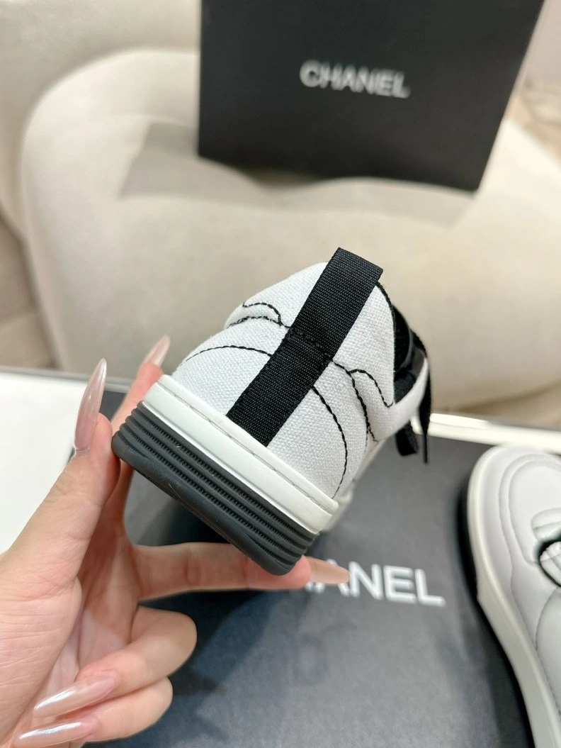 Minimalist Chxnxl Sneakers 122242
