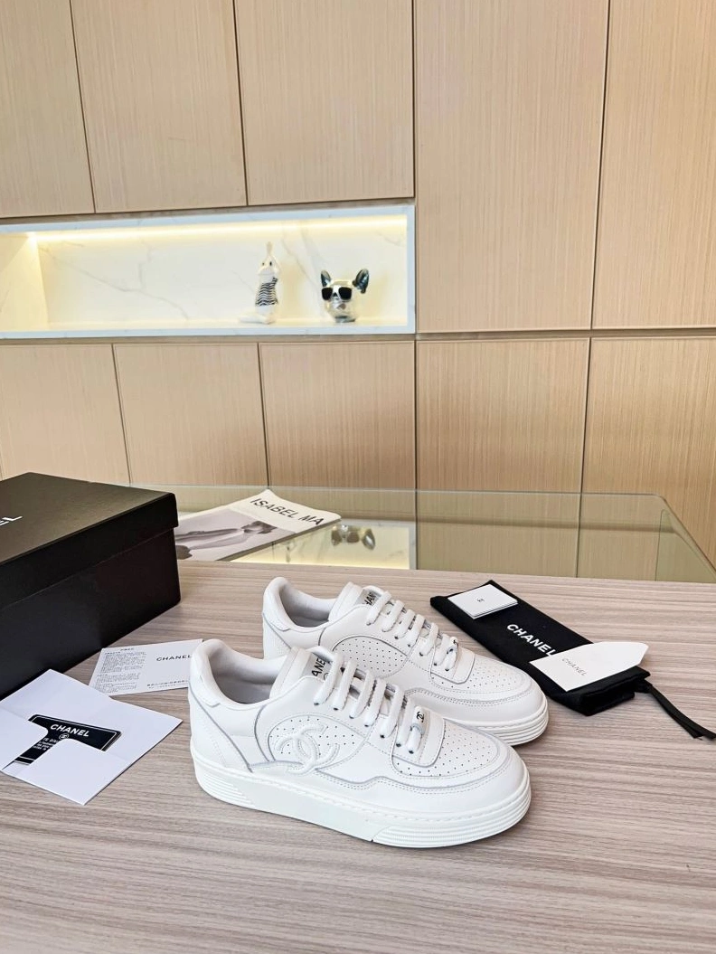 Efficient Chxnxl Sneakers 122228