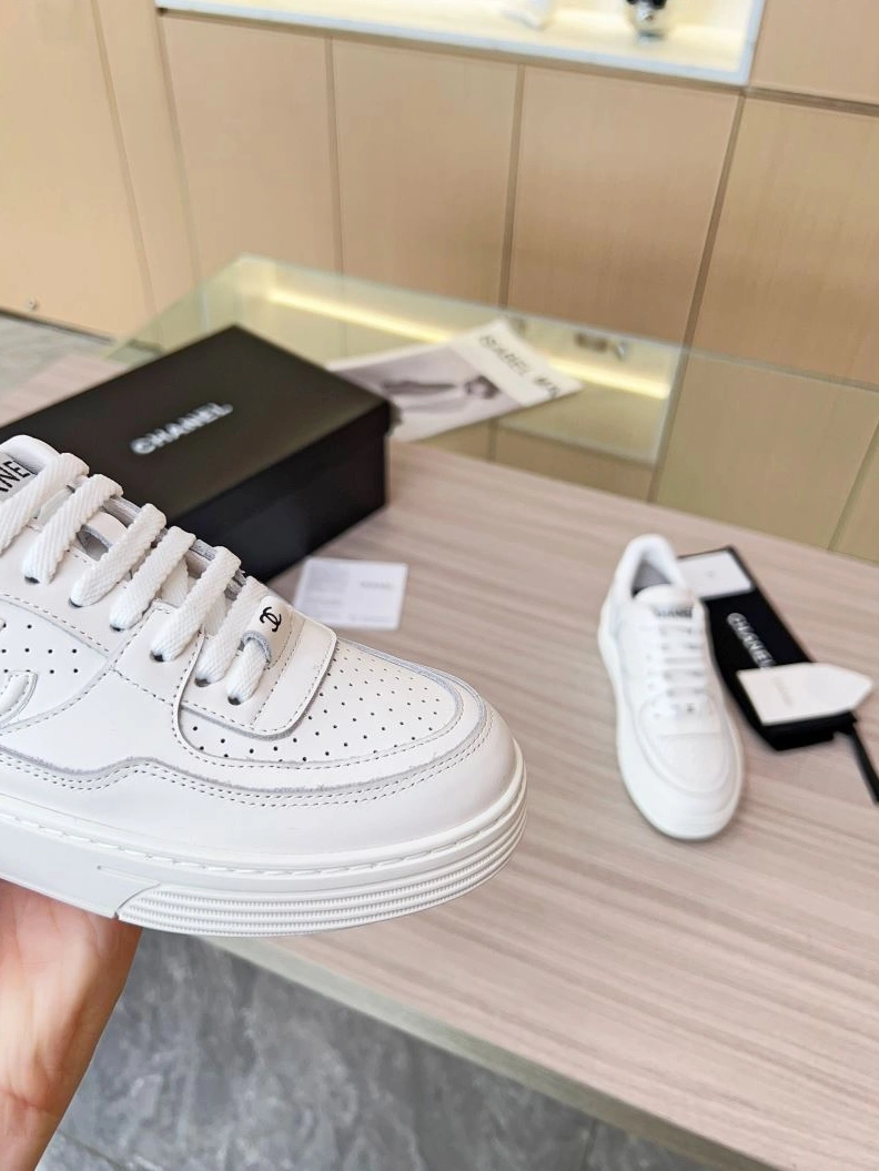 Efficient Chxnxl Sneakers 122228