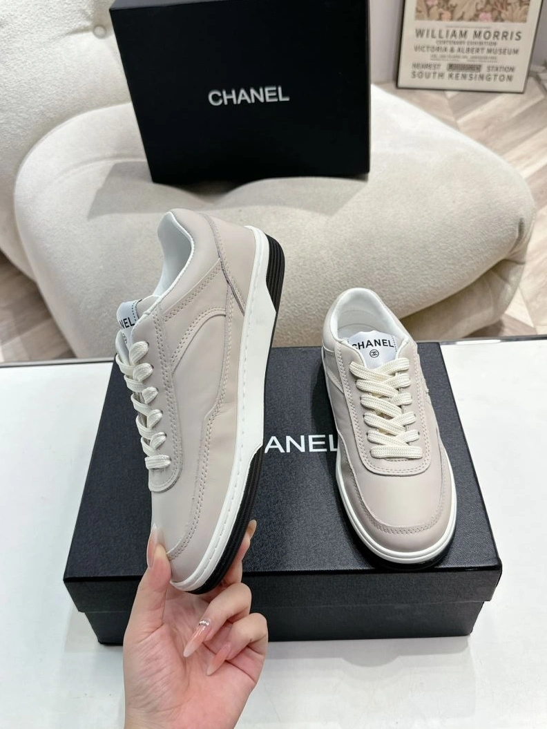 Sleek Chxnxl Sneakers 122209