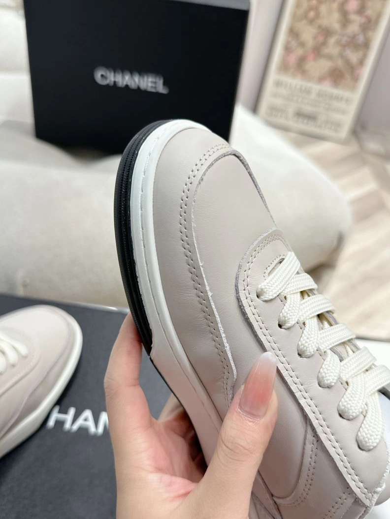 Sleek Chxnxl Sneakers 122209