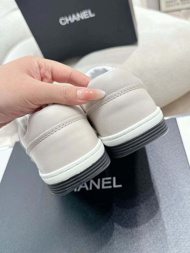 Sleek Chxnxl Sneakers 122209
