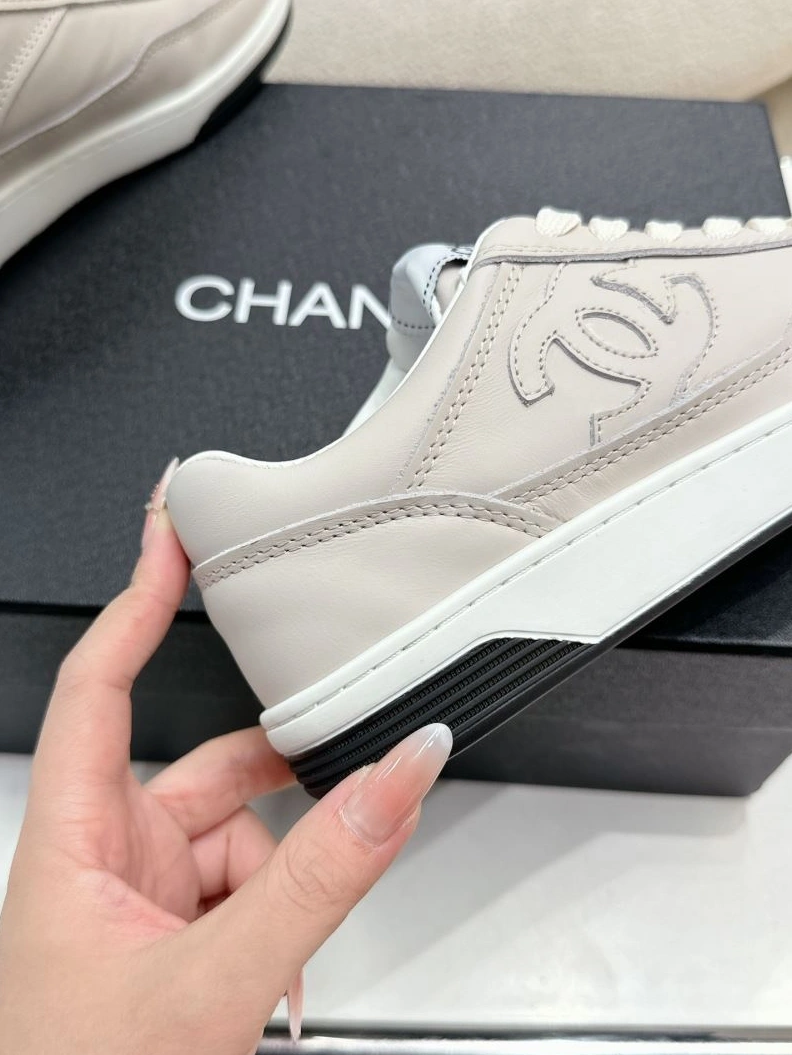 Sleek Chxnxl Sneakers 122209