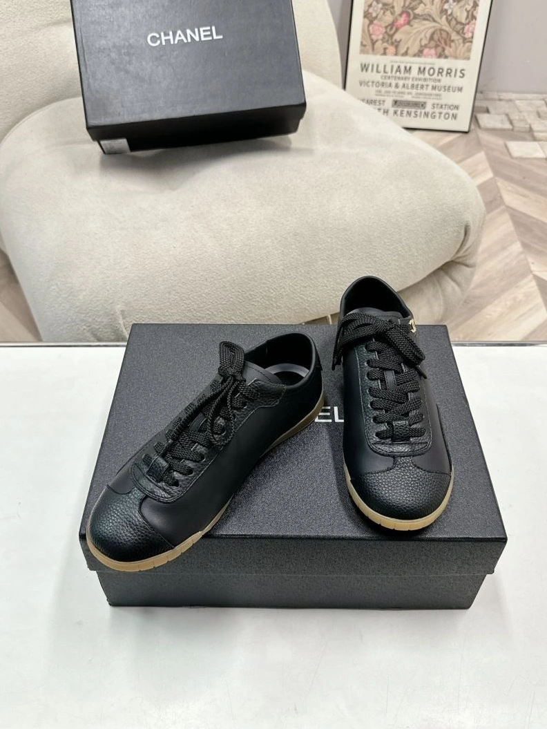 Durable Chxnxl Sneakers 122202