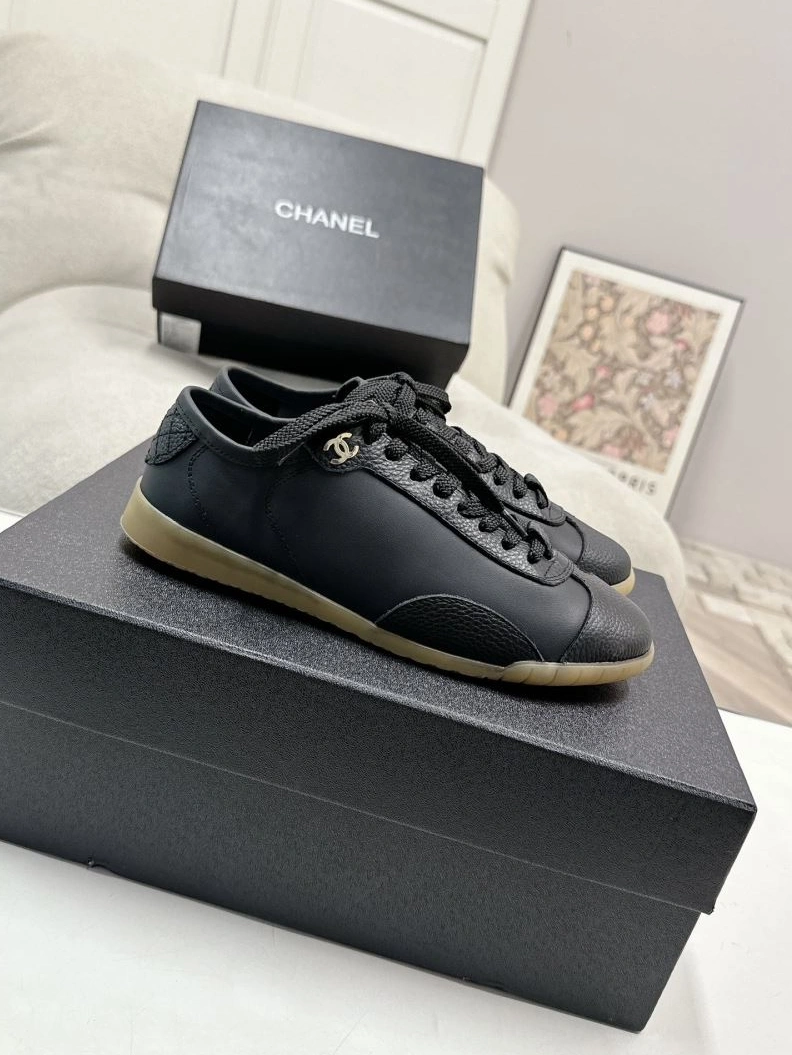 Durable Chxnxl Sneakers 122202