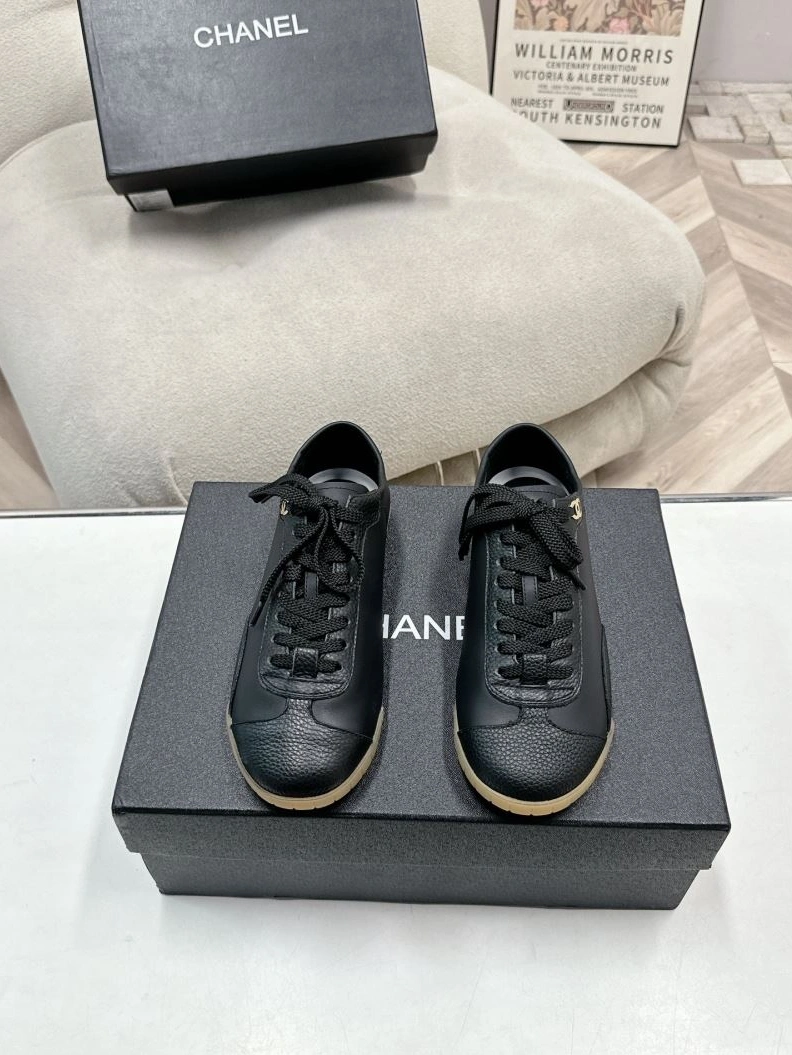 Durable Chxnxl Sneakers 122202