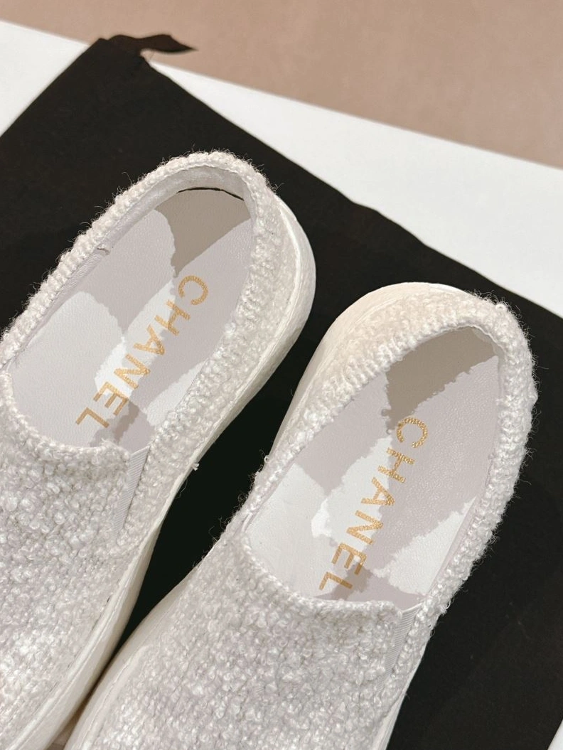Elegant Chxnxl Sneakers 122204