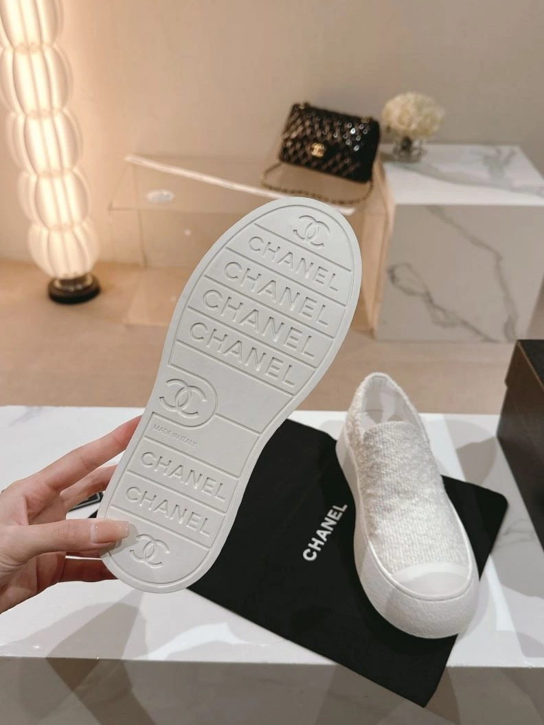Elegant Chxnxl Sneakers 122204