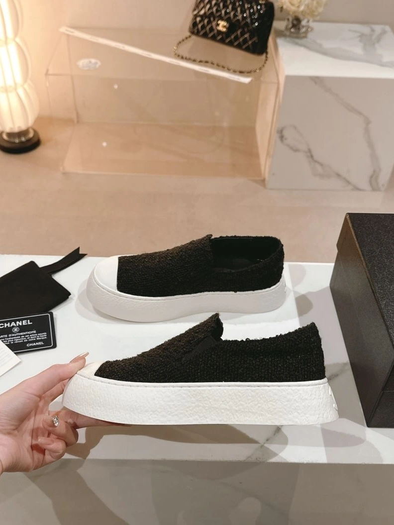 Minimalist Chxnxl Sneakers 122197
