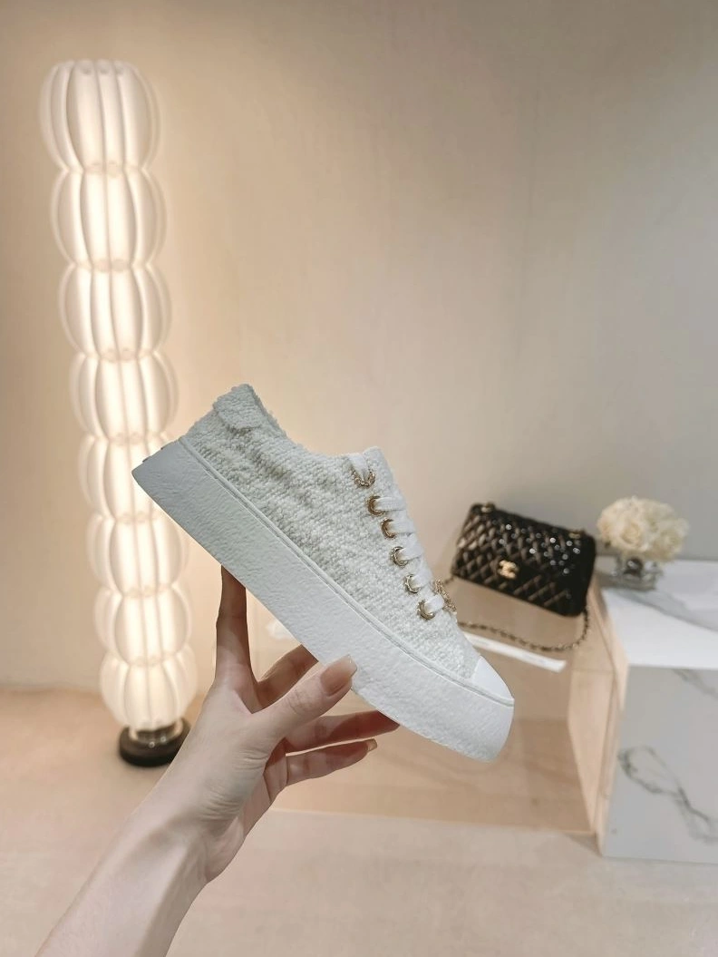 Trendsetting Chxnxl Sneakers 122189
