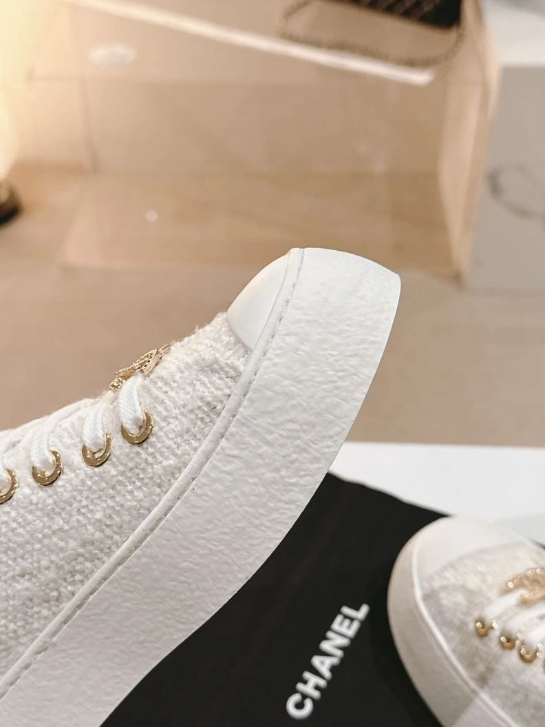 Trendsetting Chxnxl Sneakers 122189