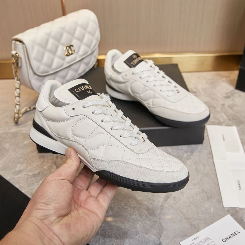 Cozy Chxnxl Sneakers 122185