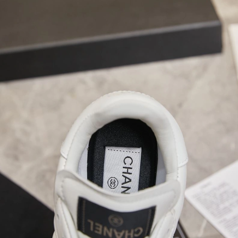 Cozy Chxnxl Sneakers 122185