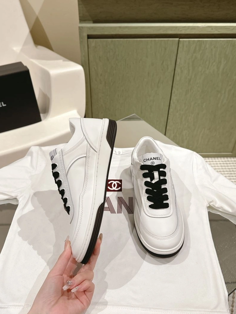 Bold Chxnxl Sneakers 122175