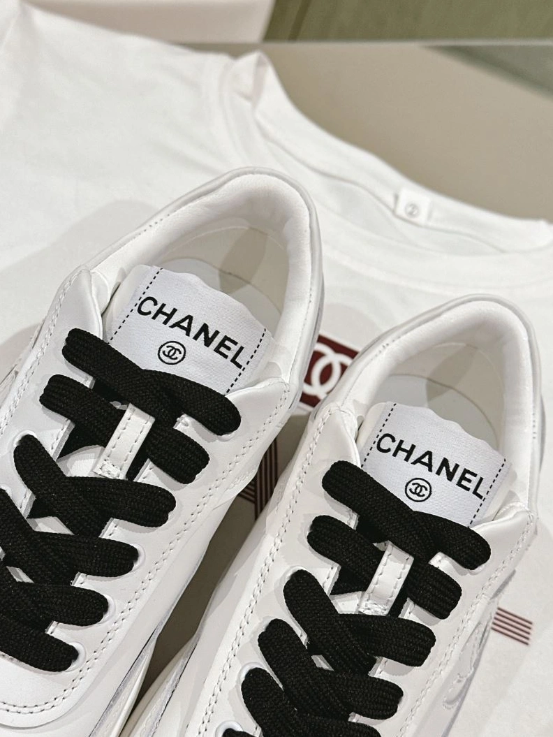 Bold Chxnxl Sneakers 122175
