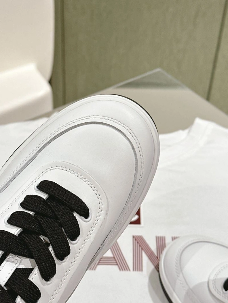 Bold Chxnxl Sneakers 122175