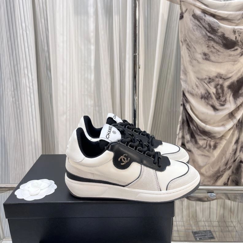Unique Chxnxl Sneakers 122167
