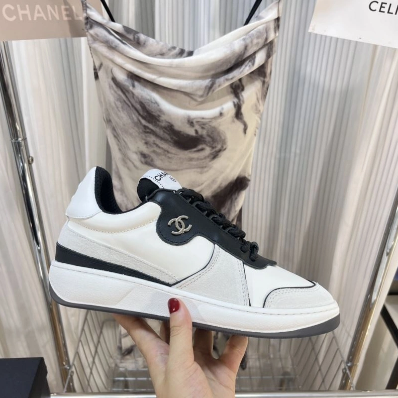 Unique Chxnxl Sneakers 122167
