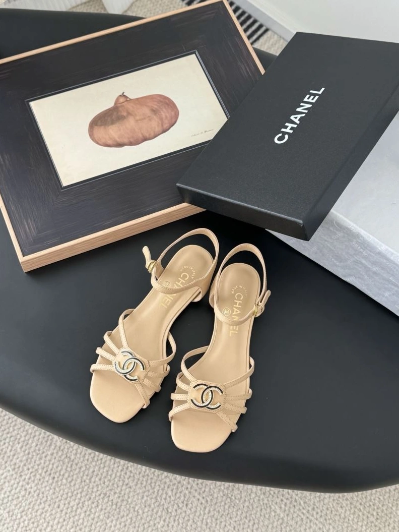 Sleek Chxnxl Sandals 122914