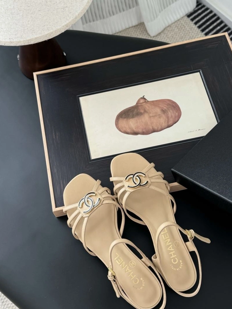 Sleek Chxnxl Sandals 122914