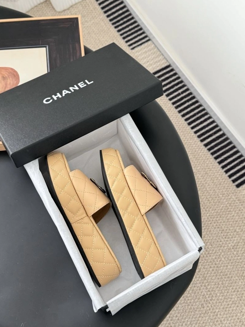 Comfortable Chxnxl Slippers 122484