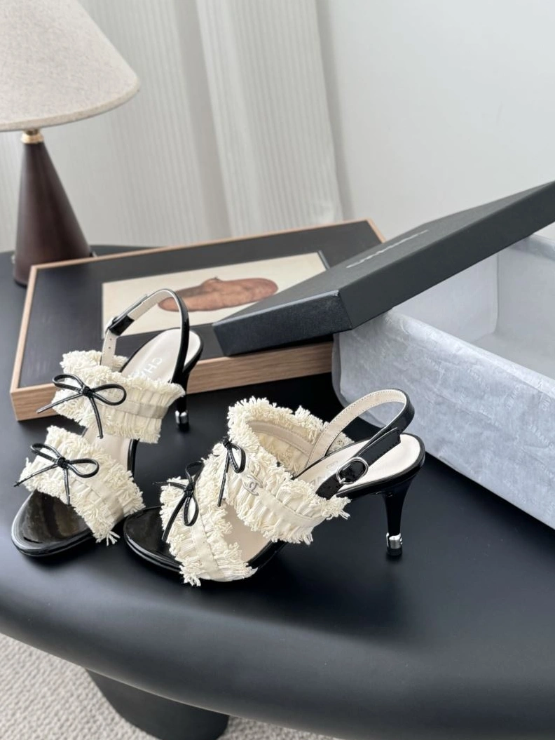 Chxnxl Sandals Bold 122917