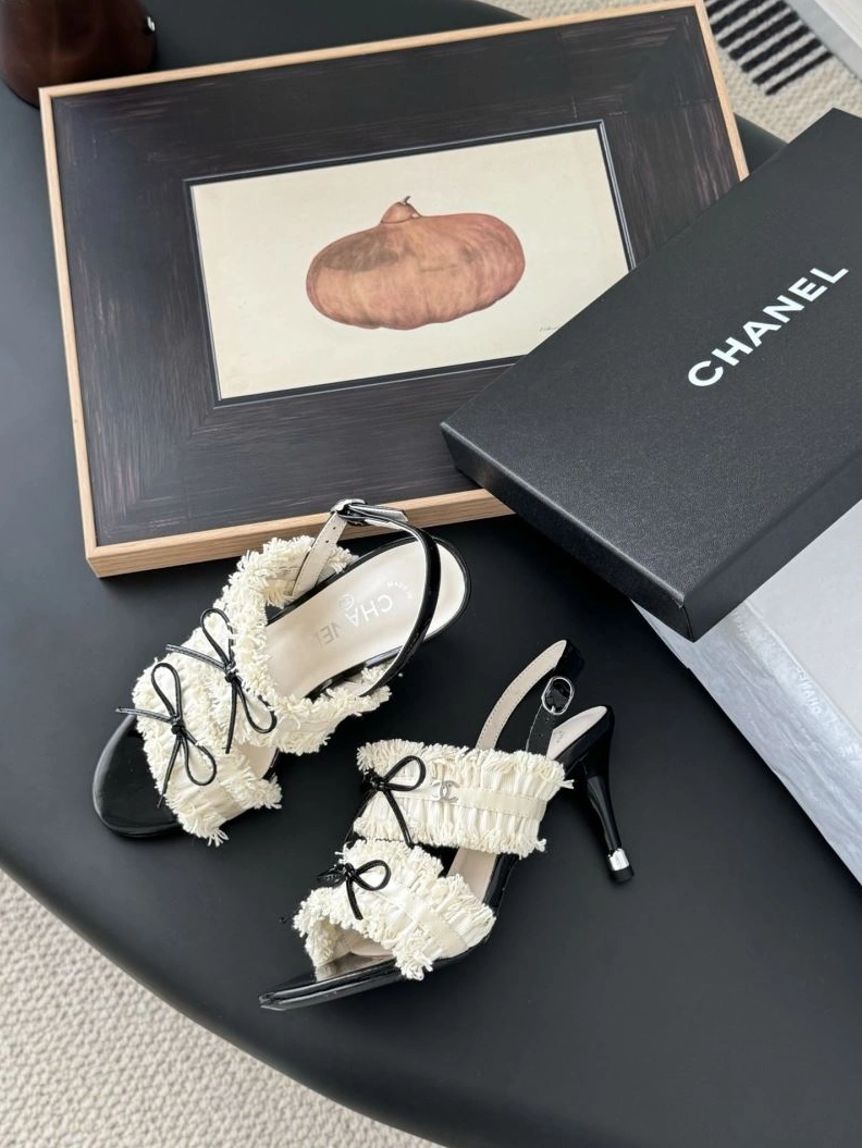 Chxnxl Sandals Bold 122917