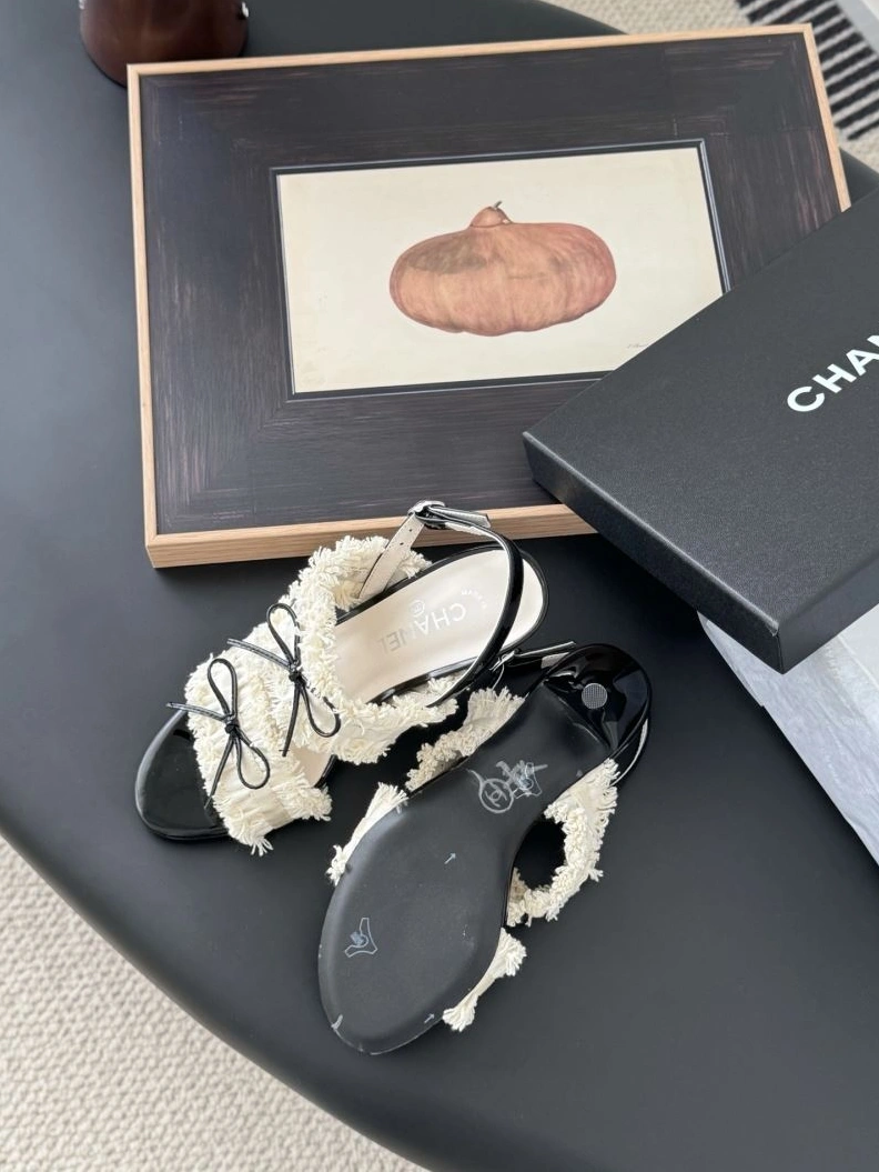 Chxnxl Sandals Bold 122917