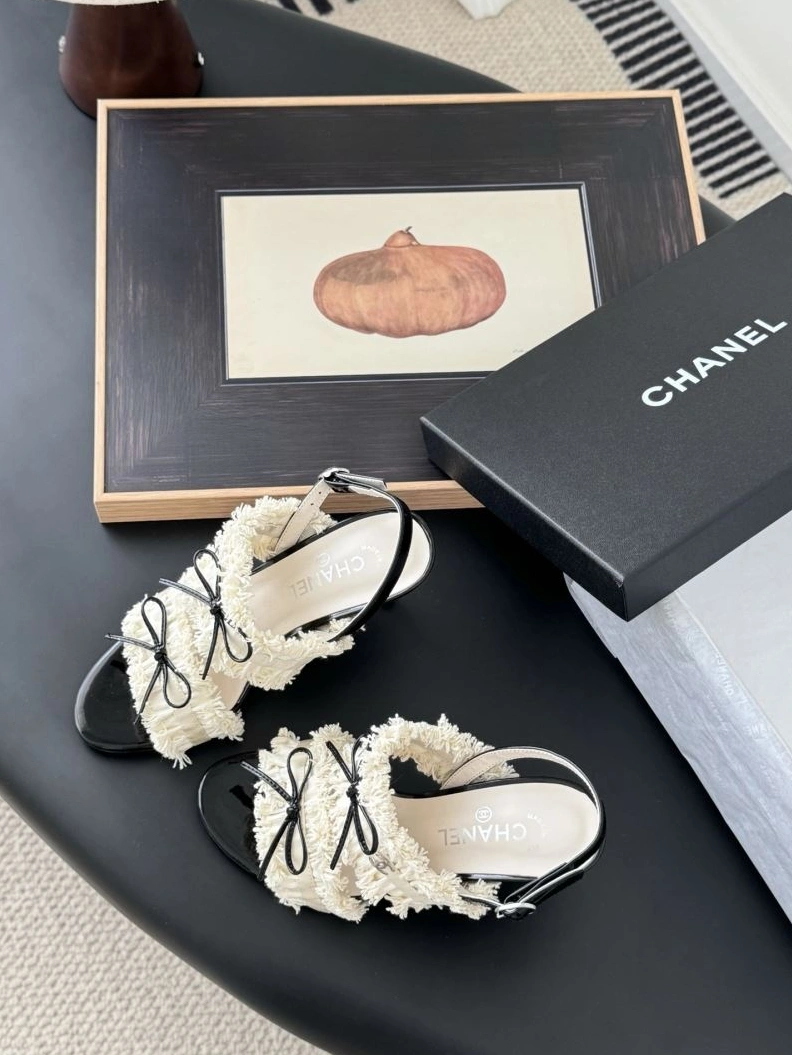 Chxnxl Sandals Bold 122917