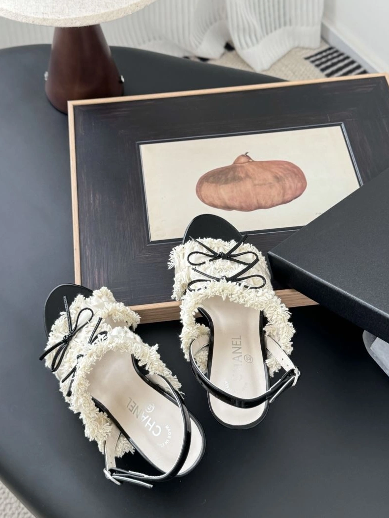 Chxnxl Sandals Bold 122917