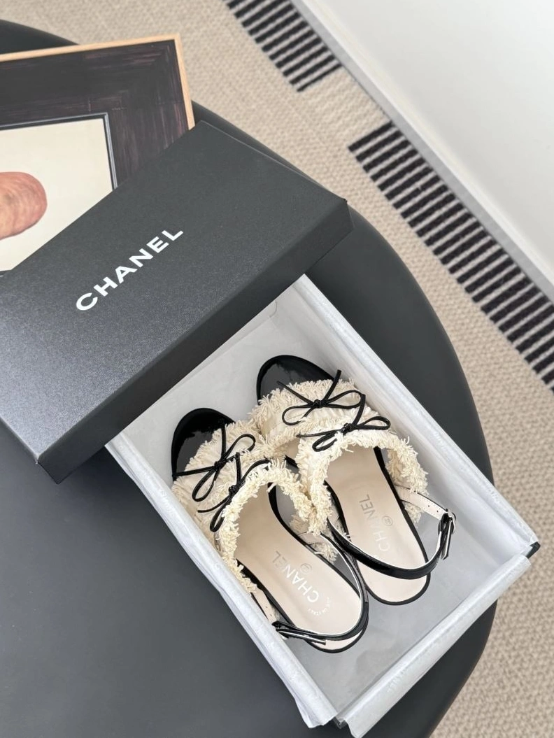 Durable Chxnxl Sandals 122906