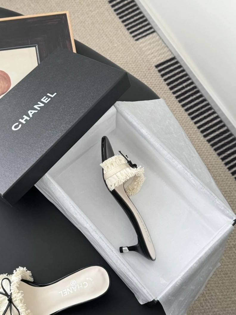 GoodFit Chxnxl Slippers 122488