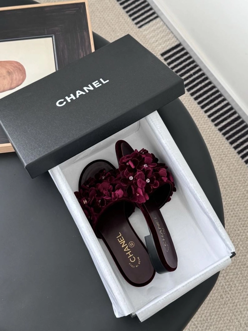 Practical Chxnxl Slippers 122499