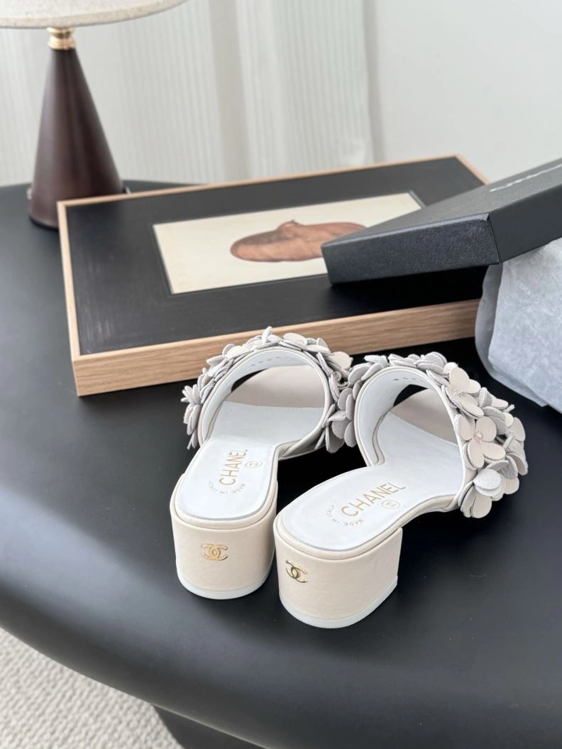 GoodFit Chxnxl Slippers 122481