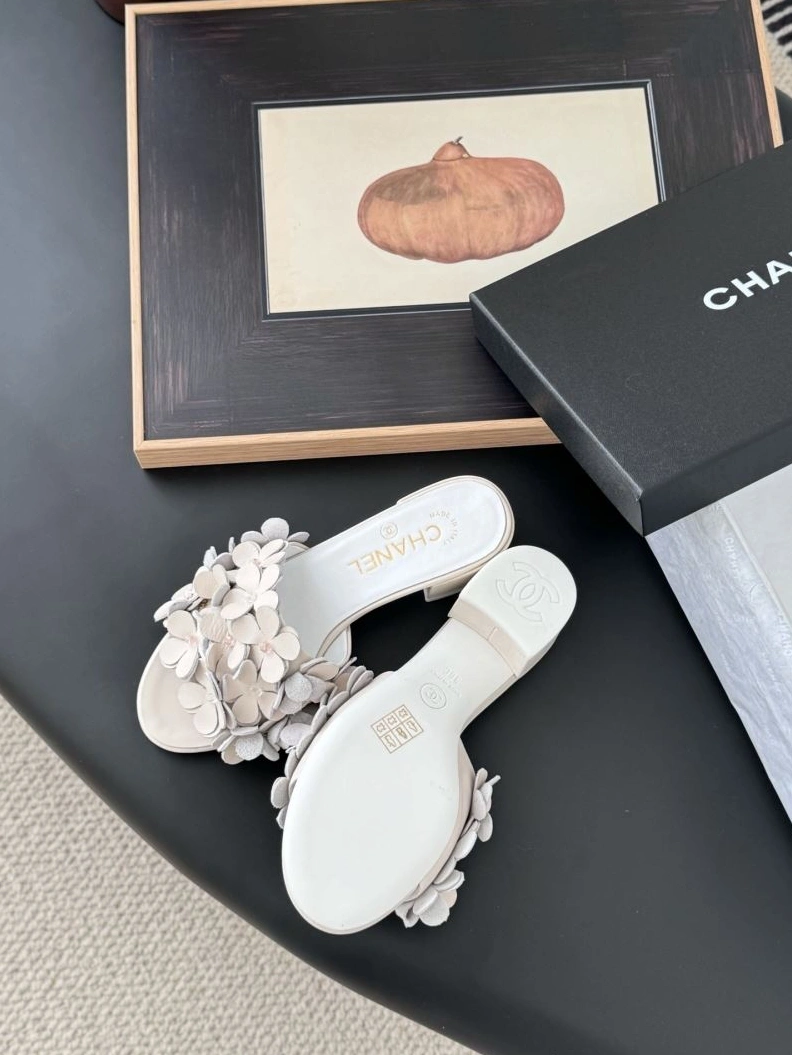 GoodFit Chxnxl Slippers 122481