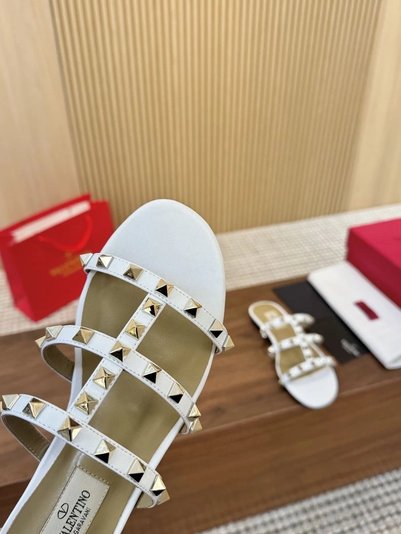 Trendsetting Vxlxntino Sandals 230065