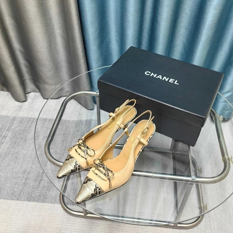 Cozy Chxnxl Sandals 122904