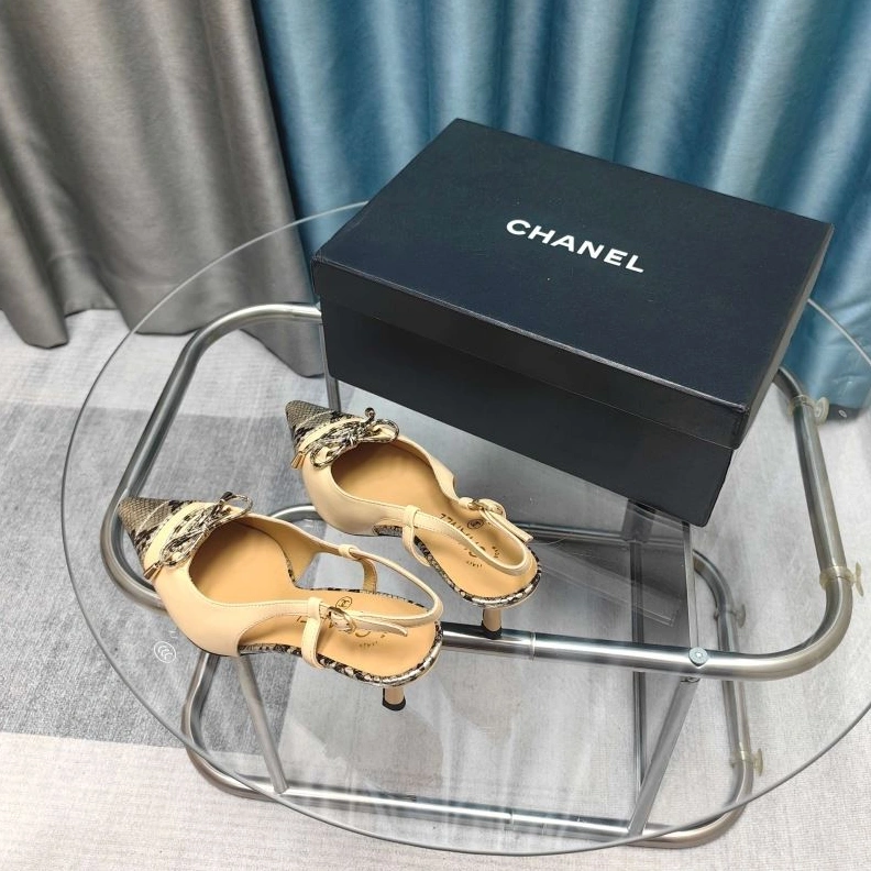 Cozy Chxnxl Sandals 122904