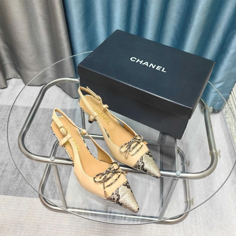 Cozy Chxnxl Sandals 122904