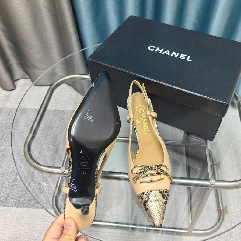 Cozy Chxnxl Sandals 122904