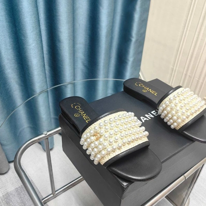 Efficient Chxnxl Slippers 122487