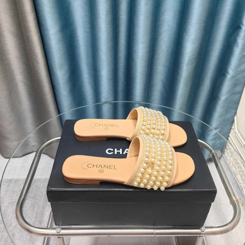 HighQuality Chxnxl Slippers 122507