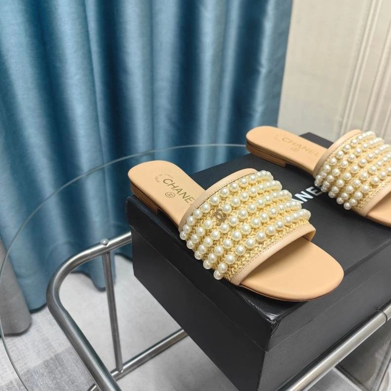 HighQuality Chxnxl Slippers 122507